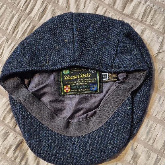 Hanna Hats Donegal Tweed Newsboy Cap - Navy with Multicolor Flecks - Picture 2 of 5